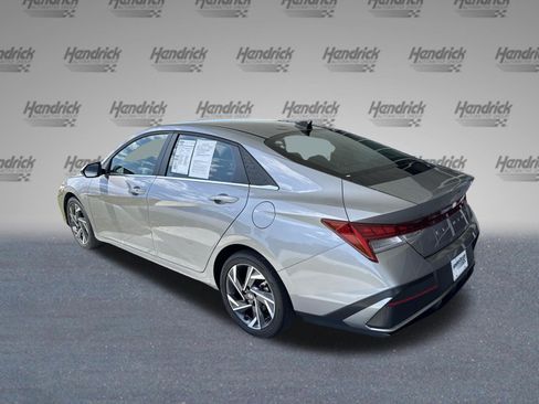Used 2025 Hyundai Elantra SEL FWD image 7