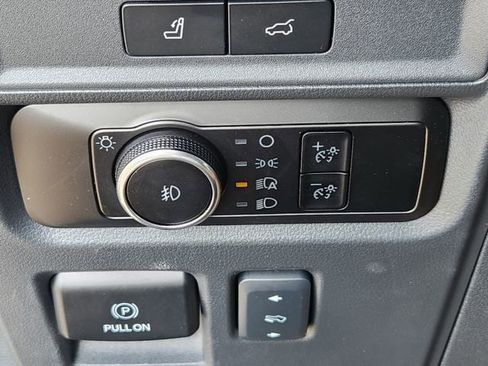 Used 2024 Ford Expedition XLT image 21