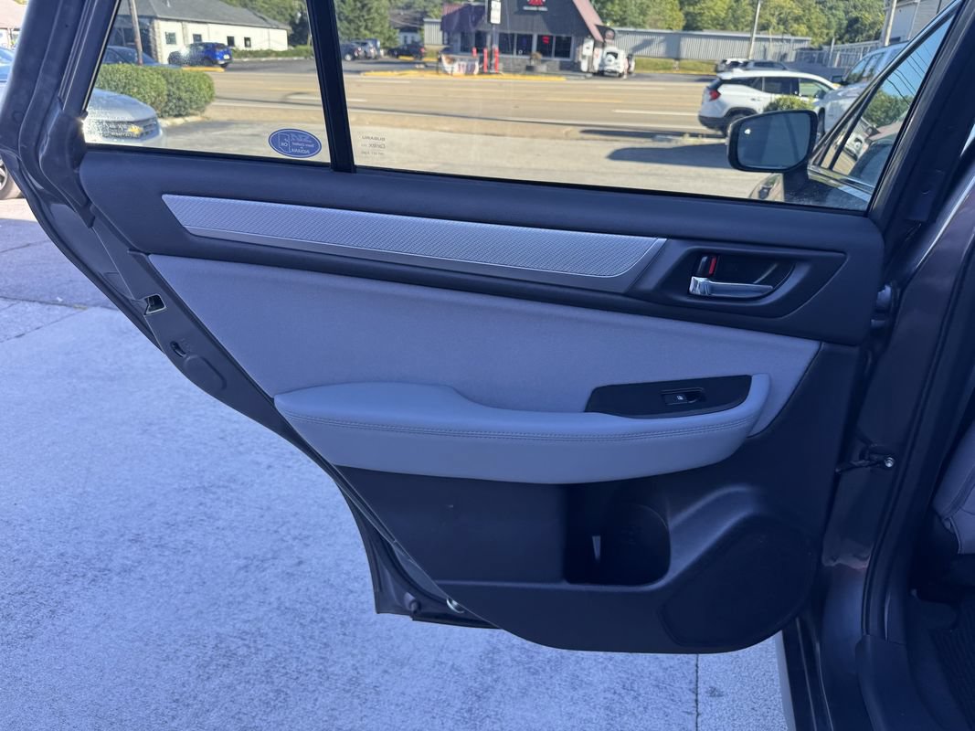 Used 2018 Subaru Outback 2.5i Premium AWD/4WD image 19