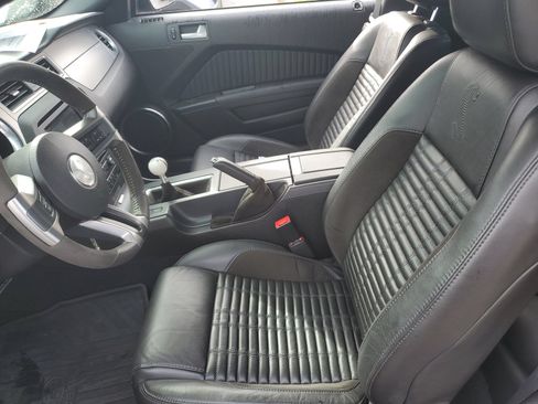 Used 2010 Ford Mustang Shelby GT500 RWD image 14