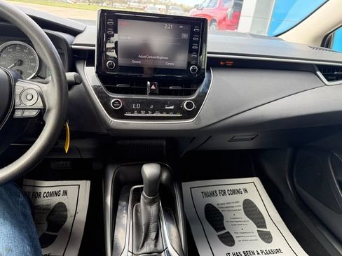 Used 2020 Toyota Corolla LE FWD image 20