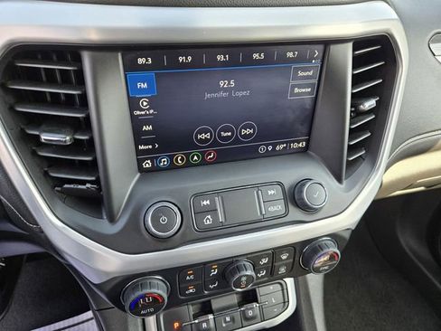 Used 2023 GMC Acadia SLT image 14