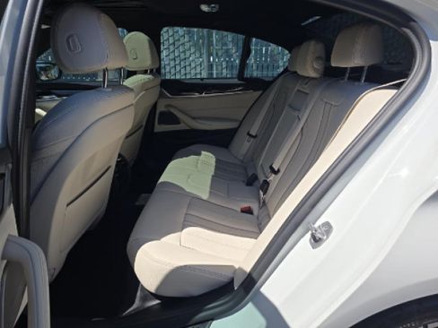 Used 2021 BMW 540i w/ M Sport Package RWD image 8