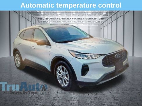 Used 2025 Ford Escape Active FWD image 1