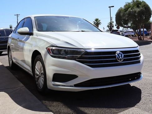 Used 2019 Volkswagen Jetta SE FWD image 18