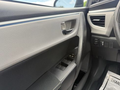 Used 2015 Toyota Corolla LE FWD image 30