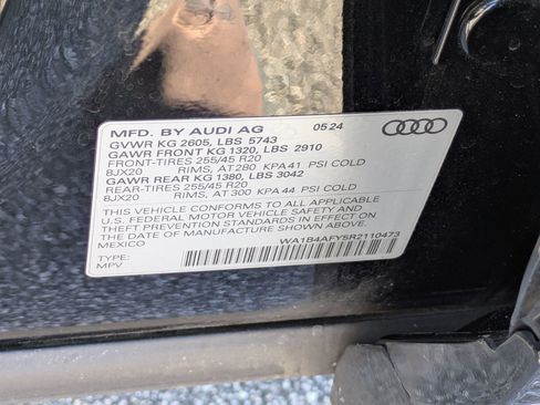 Used 2024 Audi SQ5 Premium Plus w/ Premium Plus Package image 35