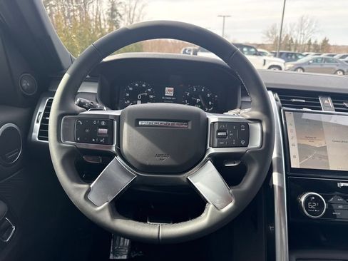 New 2026 Land Rover Discovery Limited Edition image 16