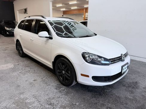 Used 2011 Volkswagen Jetta TDI FWD image 2