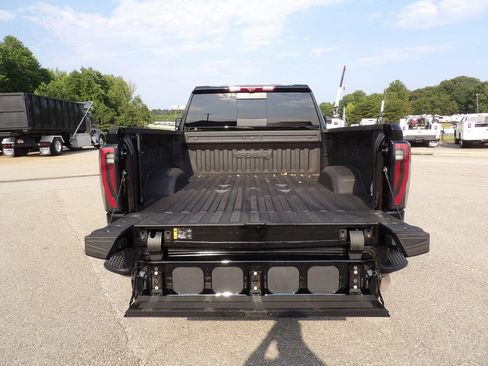 Used 2024 GMC Sierra 2500 AT4 w/ AT4 Premium Plus Package AWD/4WD image 49
