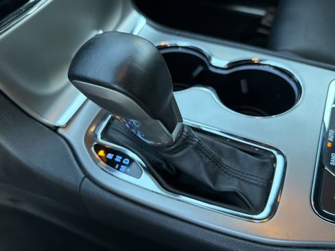 Used 2020 Jeep Grand Cherokee Limited image 34