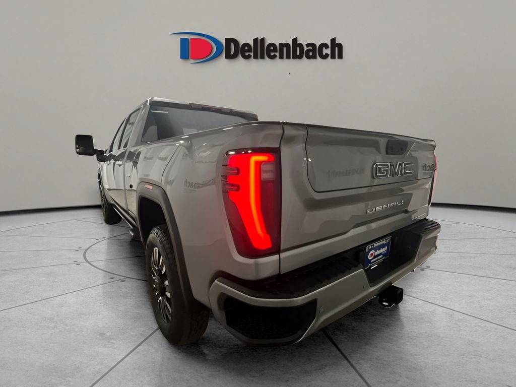 Used 2025 GMC Sierra 3500 Denali Ultimate AWD/4WD image 3