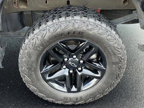 Used 2024 Chevrolet Silverado 1500 Custom Trail Boss AWD/4WD image 35