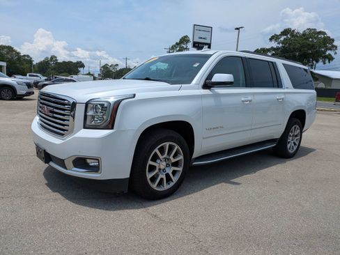 Used 2018 GMC Yukon XL SLT w/ Premium Edition AWD/4WD image 8