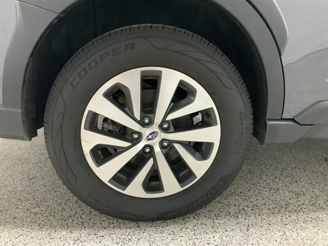 Used 2024 Subaru Outback Premium AWD/4WD image 13