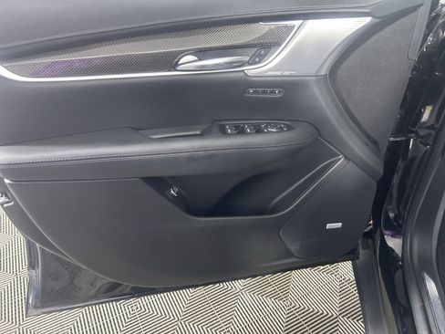 Certified 2022 Cadillac XT5 Sportv w/ Technology Package image 28