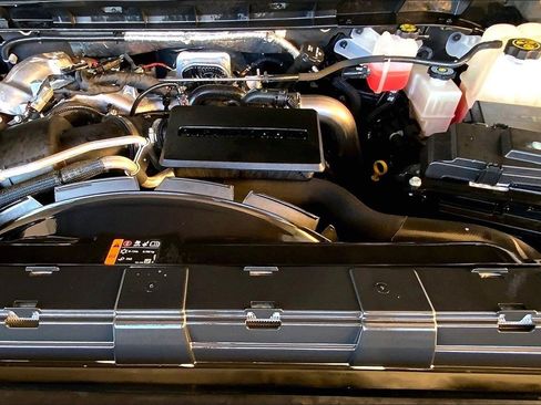 Used 2024 GMC Sierra 3500 Denali Ultimate image 9