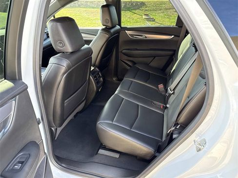 New 2025 Cadillac XT5 Luxury image 16