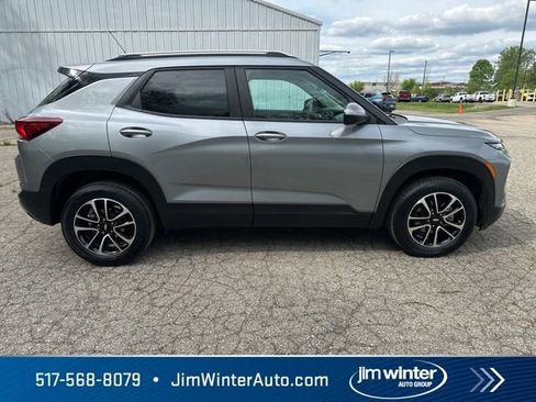 Used 2025 Chevrolet TrailBlazer LT AWD/4WD image 7