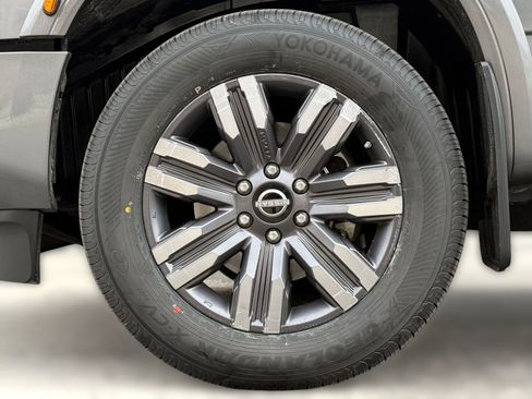 Used 2023 Nissan Titan Platinum Reserve w/ Moonroof Package image 12