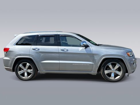 Used 2016 Jeep Grand Cherokee Overland AWD/4WD image 8