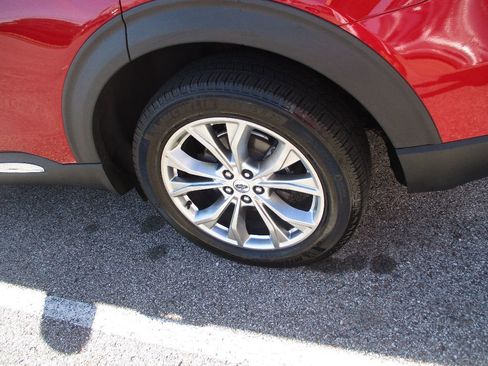 Certified 2021 Ford Explorer XLT w/ Equipment Group 202A image 26