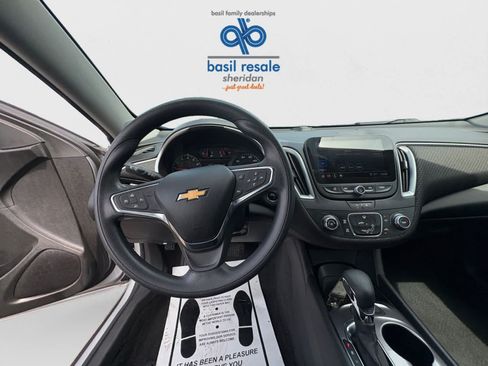 Used 2021 Chevrolet Malibu LS FWD image 15