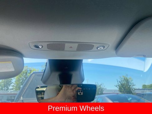Used 2024 Tesla Model Y Long Range AWD/4WD image 11