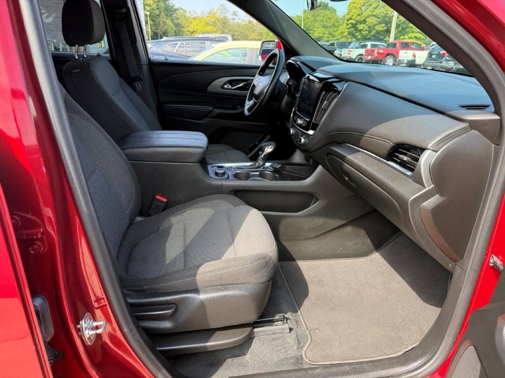 Used 2023 Chevrolet Traverse LT FWD image 24
