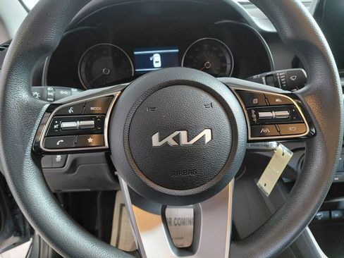 Used 2024 Kia Forte LXS w/ LXS Technology Package image 16