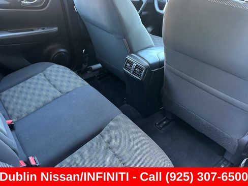 Used 2017 Nissan Rogue Sport SV AWD/4WD image 19