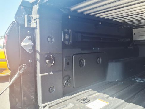 Used 2025 Hyundai Santa Cruz Limited AWD/4WD image 17