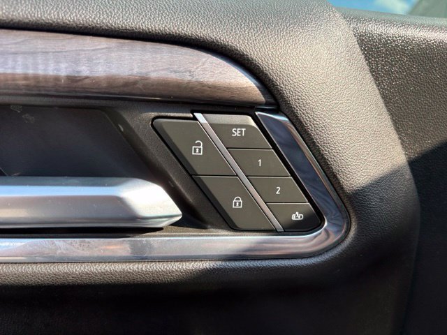 Used 2023 Chevrolet Silverado 1500 LTZ AWD/4WD image 25