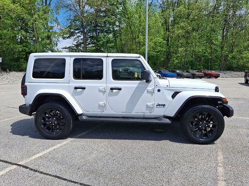 Certified 2025 Jeep Wrangler Unlimited Sahara AWD/4WD image 26