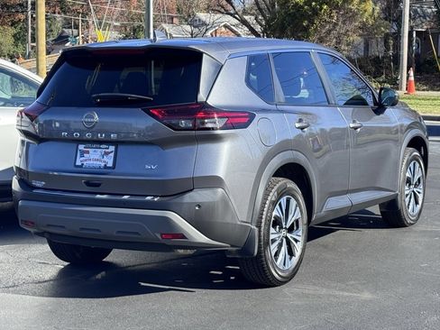 Used 2022 Nissan Rogue SV image 15
