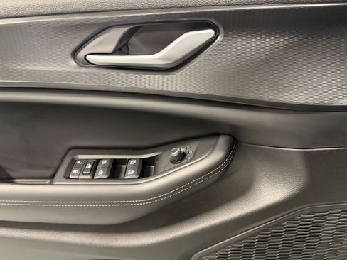 Used 2024 Jeep Grand Cherokee L Altitude image 21