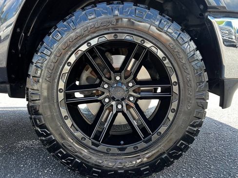 Used 2019 RAM 1500 Laramie AWD/4WD image 14