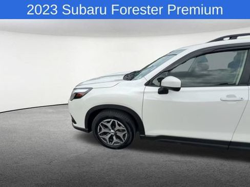 Used 2023 Subaru Forester Premium AWD/4WD image 4