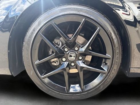 Used 2025 Honda Civic Sport image 29