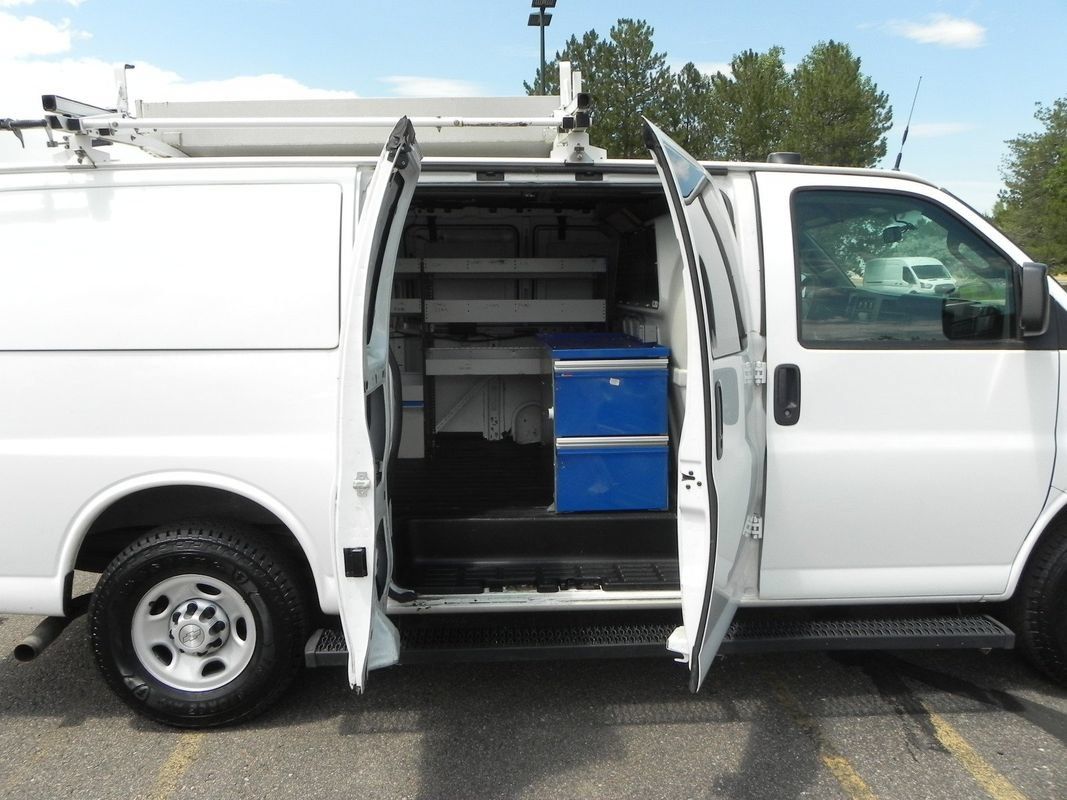 Used 2016 Chevrolet Express 3500 RWD image 25