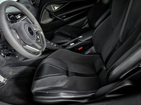 Used 2018 McLaren 720S RWD image 21