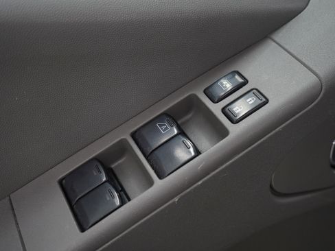 Used 2019 Nissan Frontier SV image 23