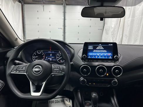 Used 2025 Nissan Sentra SV image 16