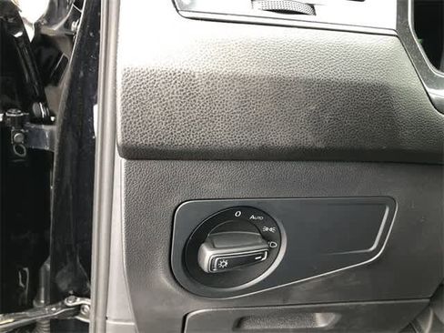 Used 2022 Volkswagen Tiguan SE R-Line image 21