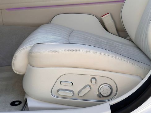 Used 2025 Genesis G90 3.5T image 26