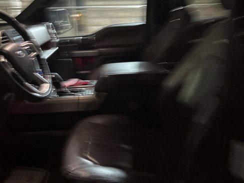 Used 2015 Ford F150 Platinum w/ Equipment Group 701A Luxury image 7