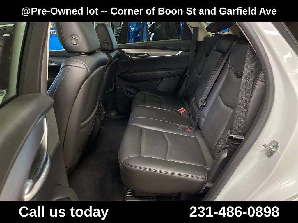 Used 2017 Cadillac XT5 Luxury w/ Driver Awareness Package AWD/4WD image 25