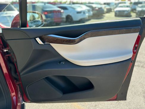 Used 2017 Tesla Model X P100D image 29