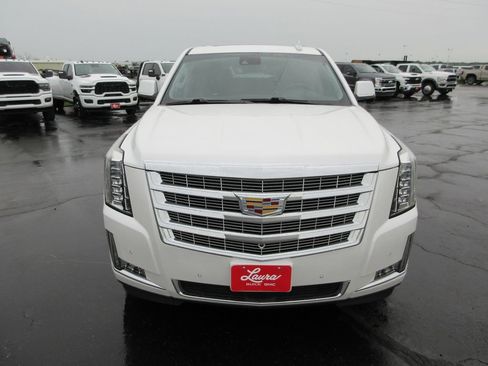 Used 2019 Cadillac Escalade Premium Luxury AWD/4WD image 13