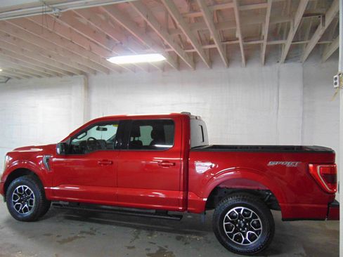 Used 2022 Ford F150 XLT w/ Equipment Group 302A High AWD/4WD image 4